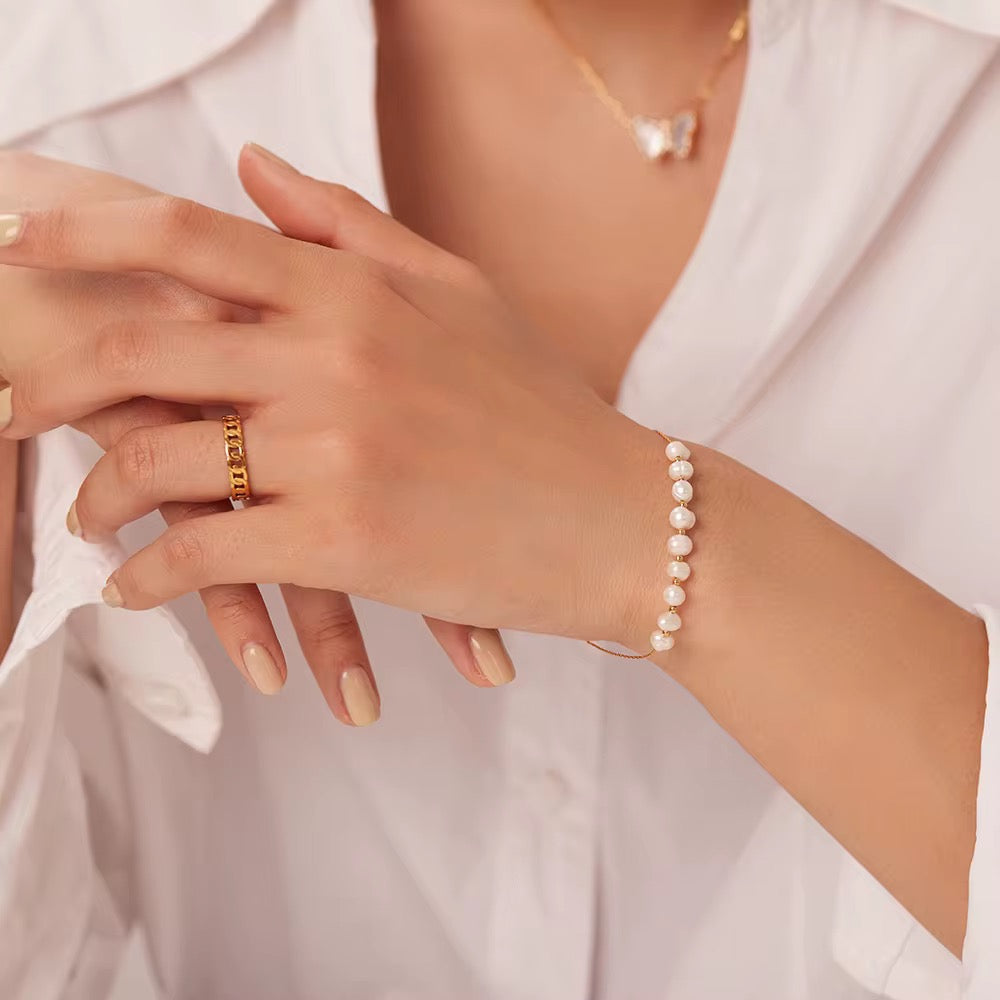 Fresh water pearl bracelet